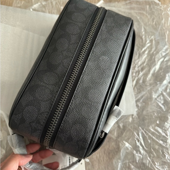 coach Travel Kit In Signature Canvas - Picture 5 of 8